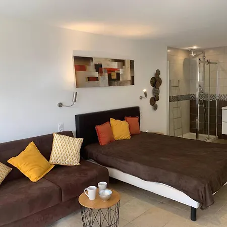 588 2 Pers Heliopolis D Rez-de-chaussee Proche * 阿格德