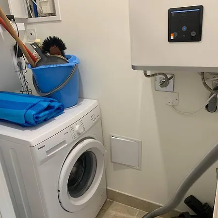 588 2 Pers Heliopolis D Rez-de-chaussee Proche * 阿格德