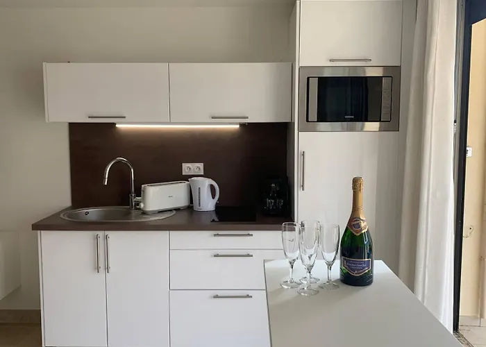 588 2 Pers Heliopolis D Rez-de-chaussee Proche